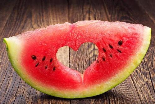 肉肉吃瓜拍照,趣味瞬间记录生活点滴