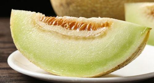 小伙吃蜜瓜视频,小伙挑战大块头，甜蜜滋味尽收眼底